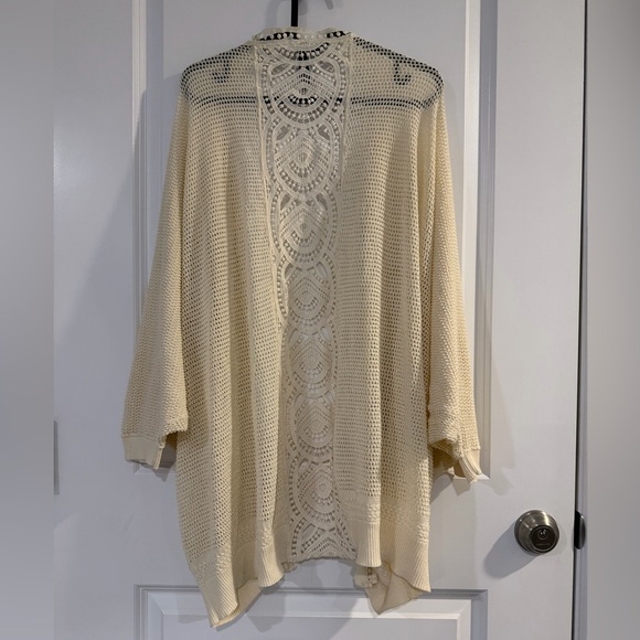 Torrid Plus Size Medallion Knit Ruana - Picture 4 of 9